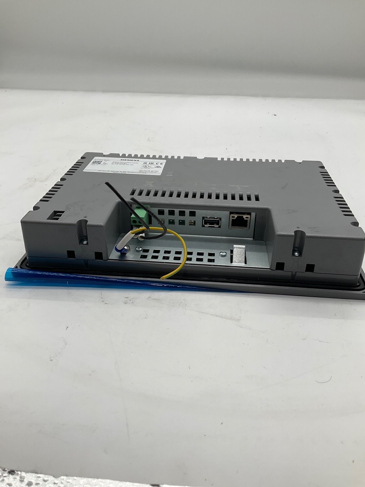 SIEMENS 6AV2123-2JB03-0AX0 SIMATIC HMI KTP900 Basic Panel USED