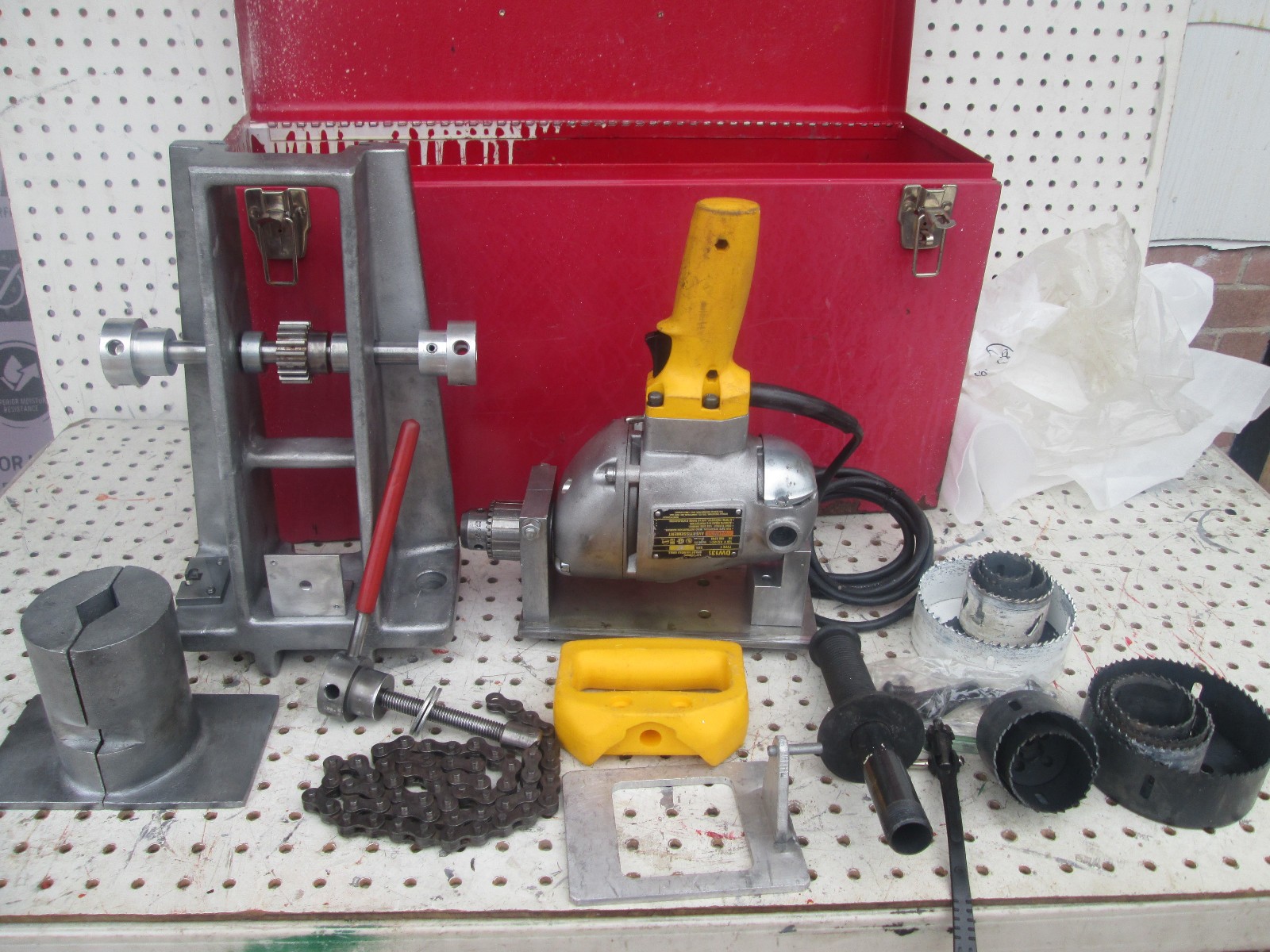 Fend Industrial Tool DRILL DeWalt Motor Hole Saw Tool The Hole Thing CompleteSet
