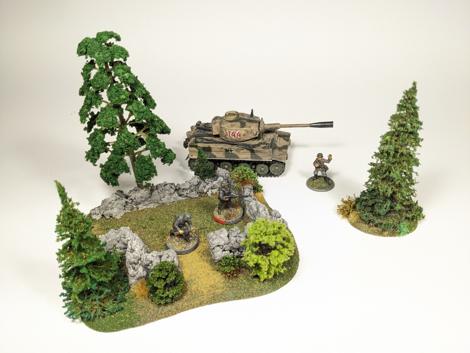 WOODED RUINS 6" x 4.75" w 4 Trees & Foliage 15mm 28mm Bolt FOW LOTR RPG #558
