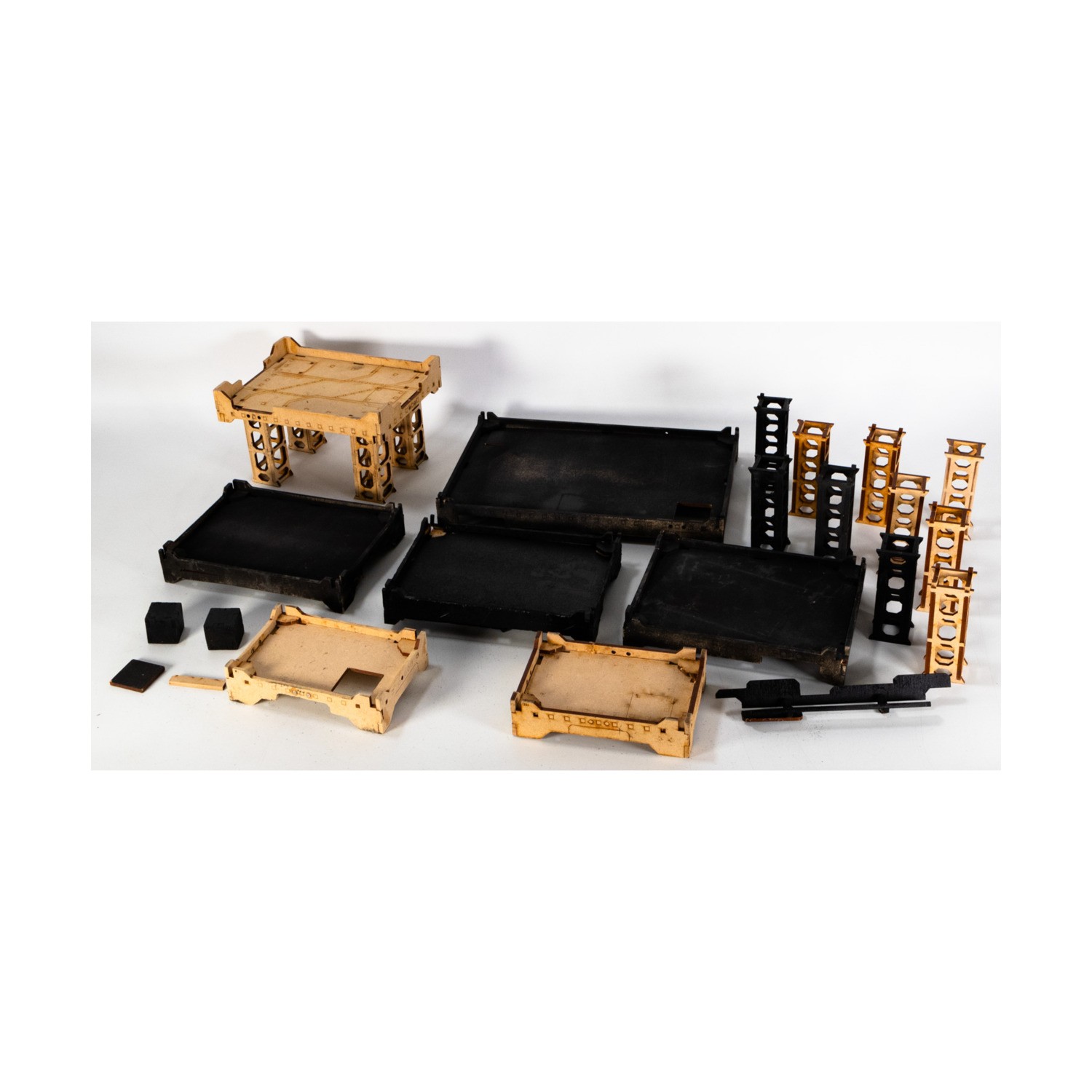 Mad Gaming Terrain Loose Post Apocalyptic Terrain 28m  Platforms on Stilts  NM