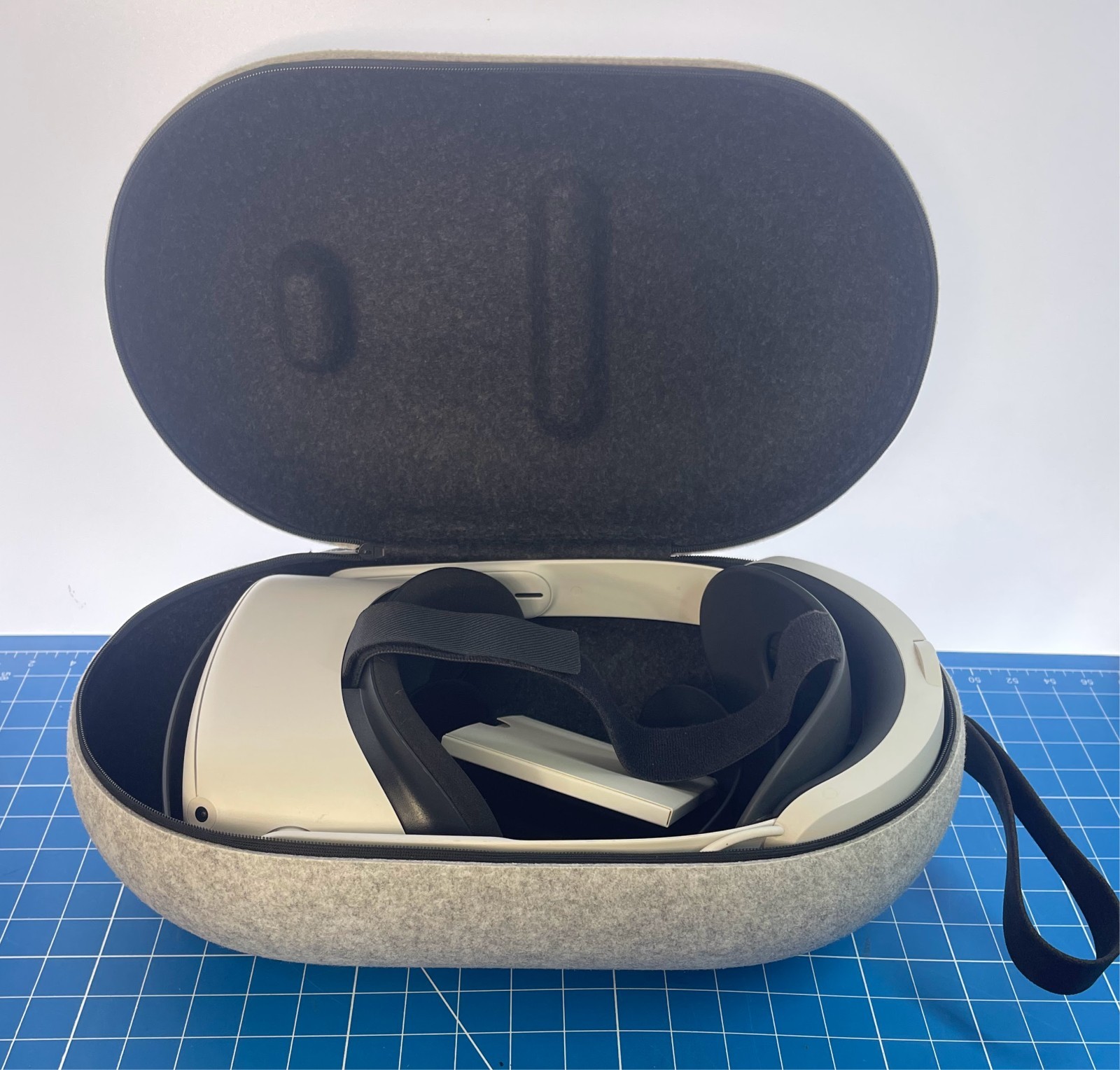 Meta Oculus Quest 2 KW49CM Standalone VR Headset No Controllers Extra Battery