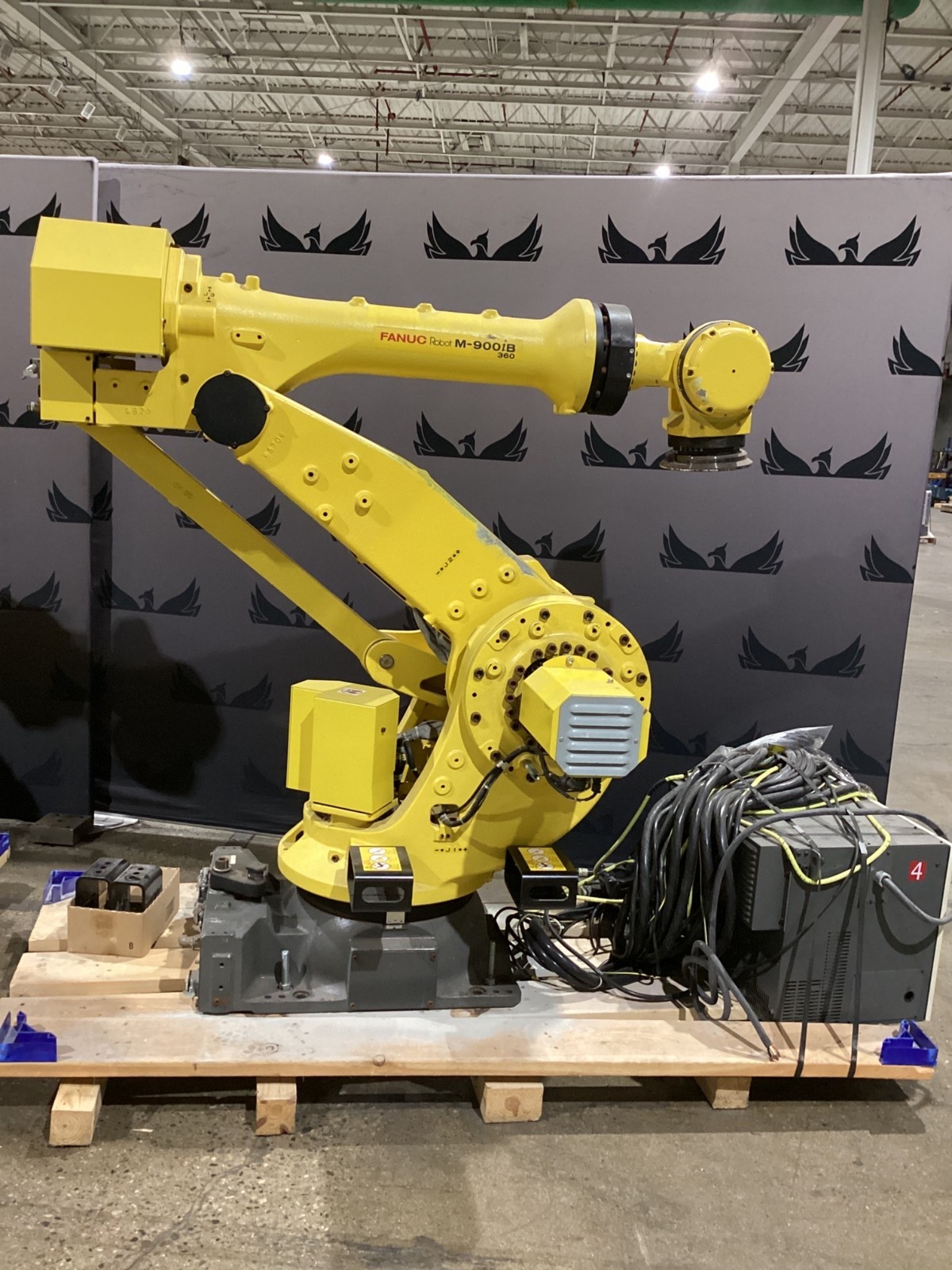FANUC M-900iB/360 Complete w/ R-30iB Controls USED