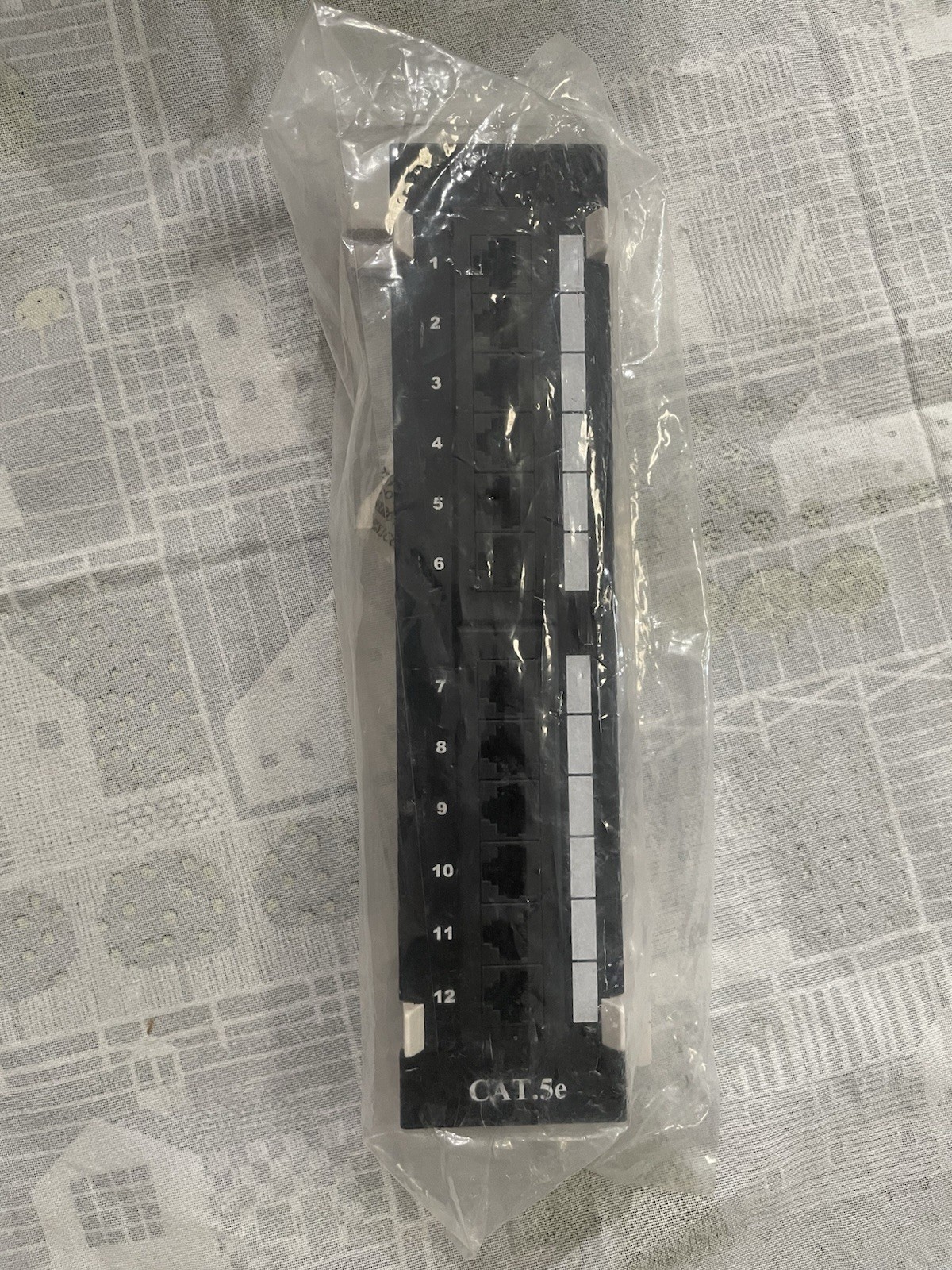 Patch Panel RJ45 8P8C 12-Port C5e B89 Bracket Vertical Wall Mount UL E179602