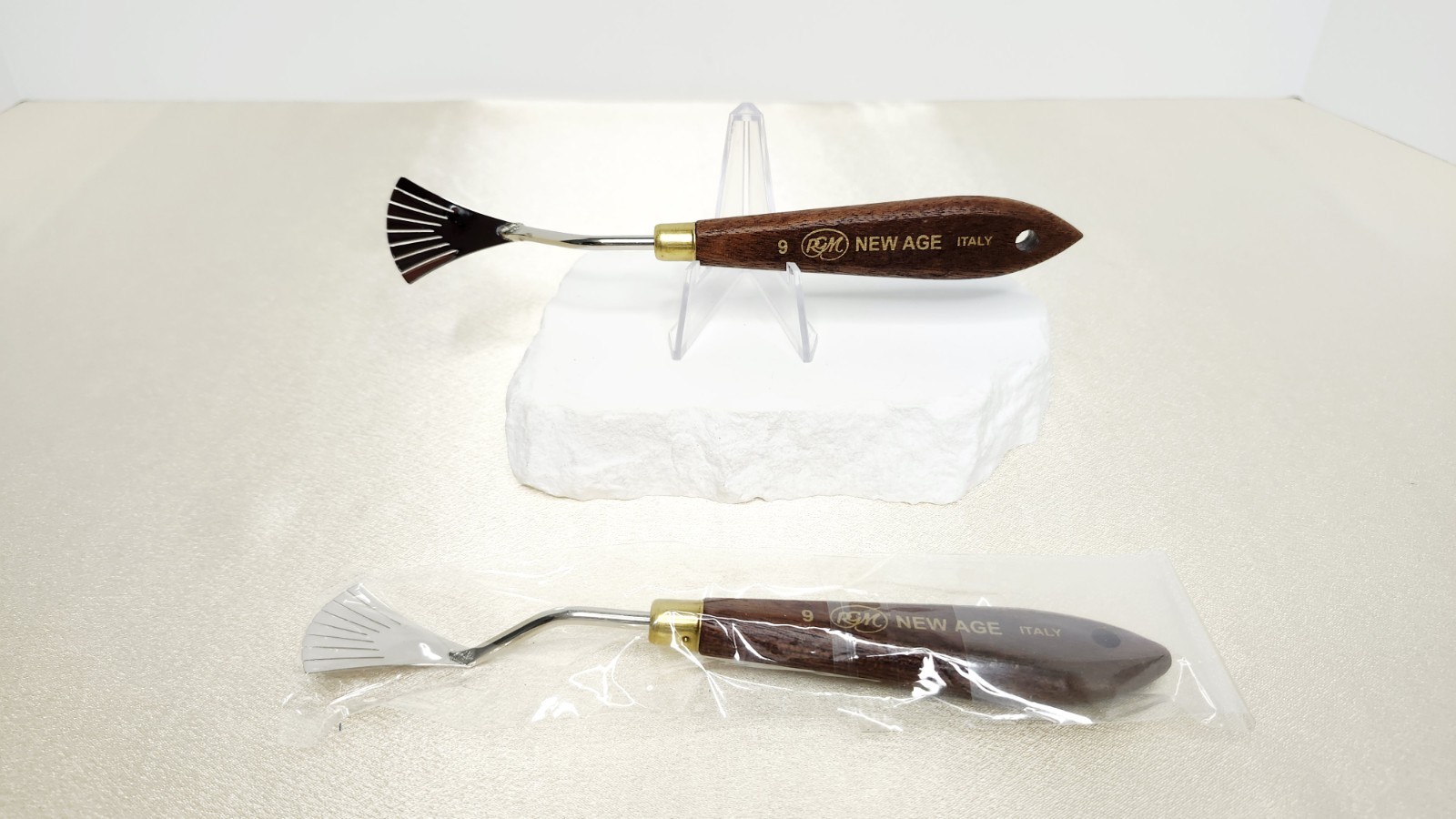 RGM New Age Painting Knife - Fan #09 - Made In Italy - NIP, New Sealed