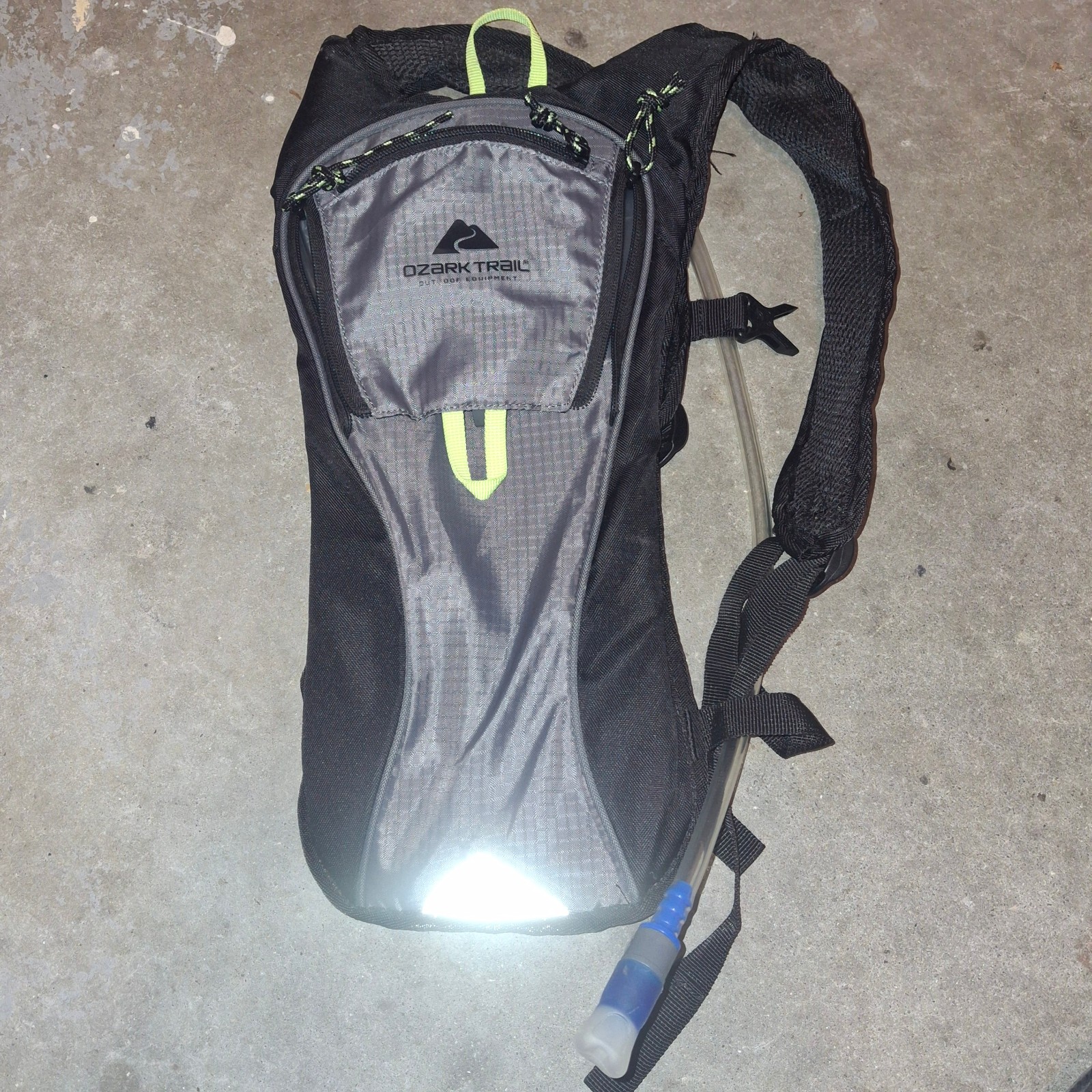 Ozark Trail 14 Liter Hydration backpack carrier  w/ 2L Hydration Water Reservoir