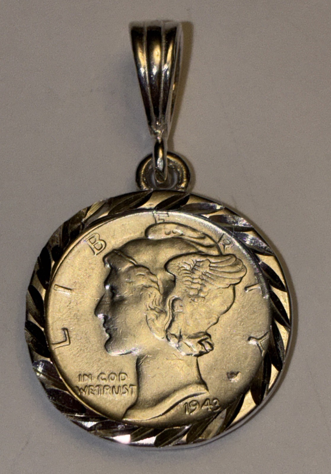 SILVER MERCURY 1943 WAR DIME Gem +++ Uncirculated Condition Sterling Fancy Bezel