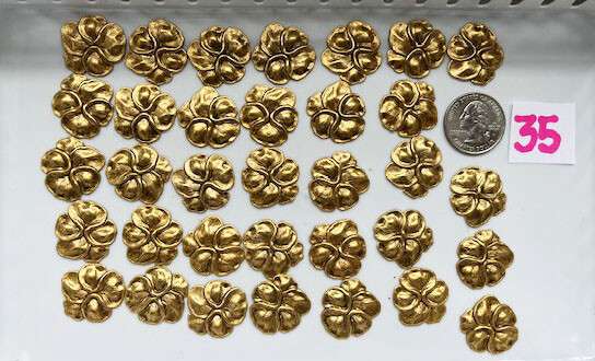 35 Jewelry BRASS STAMPINGS Findings (FLOWERS)