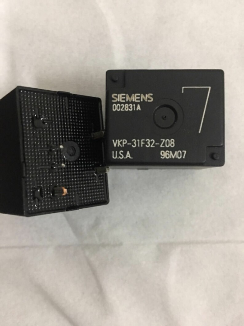 VKP-31F32-Z08 Automotive Relay 5 Pins x 1pc