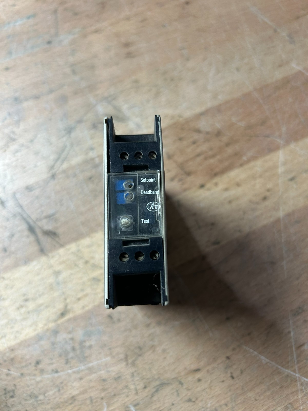 Absolute Process Instruments API 1080 DIN