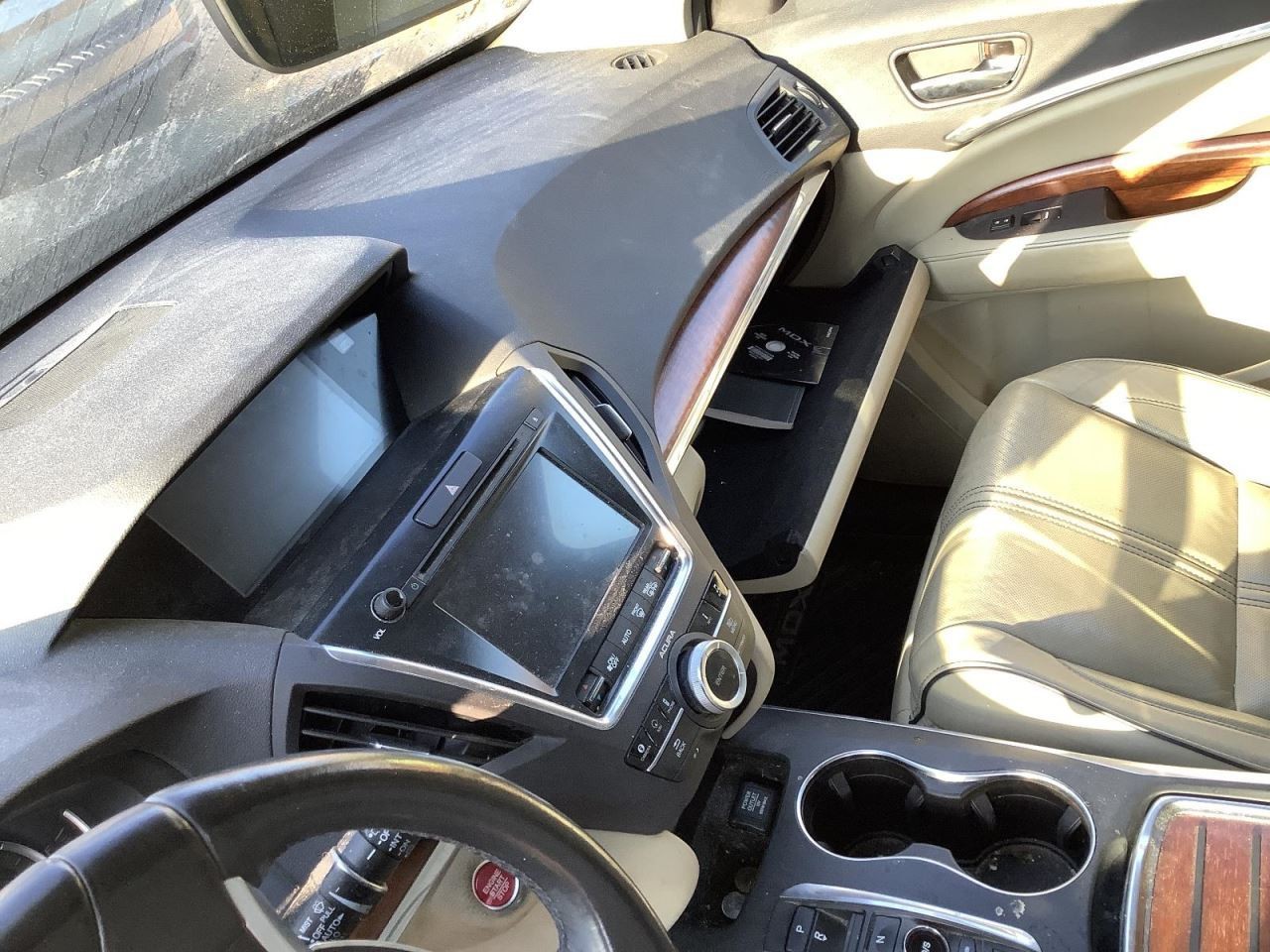 MDX 2017 Glove Box 4694809