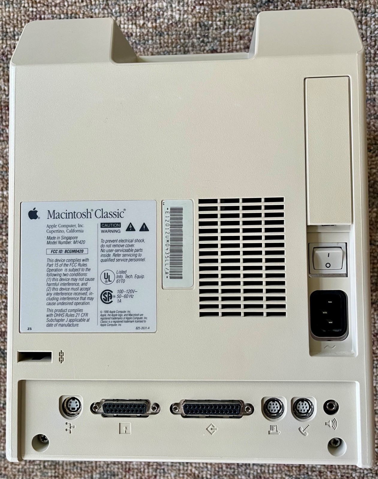 Apple Mac Macintosh Classic Computer - Works!