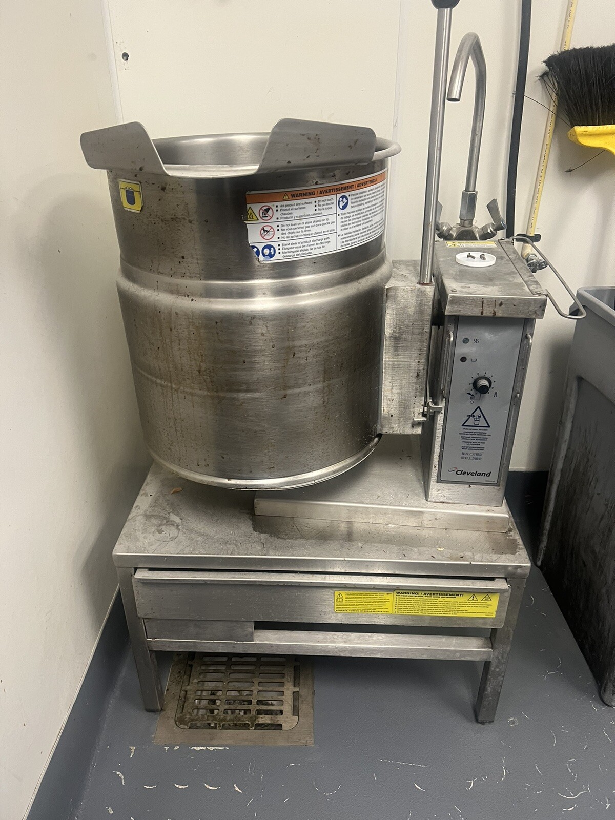 restaurant equipment for sale - oven , kettle, ice cream machine
