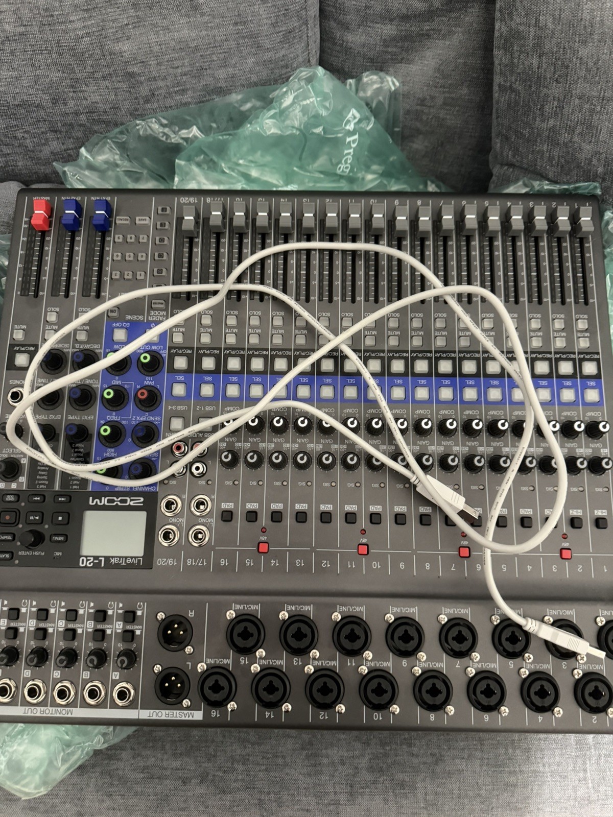Zoom LiveTrak L-20 20-Channel Digital Mixer and Recorder