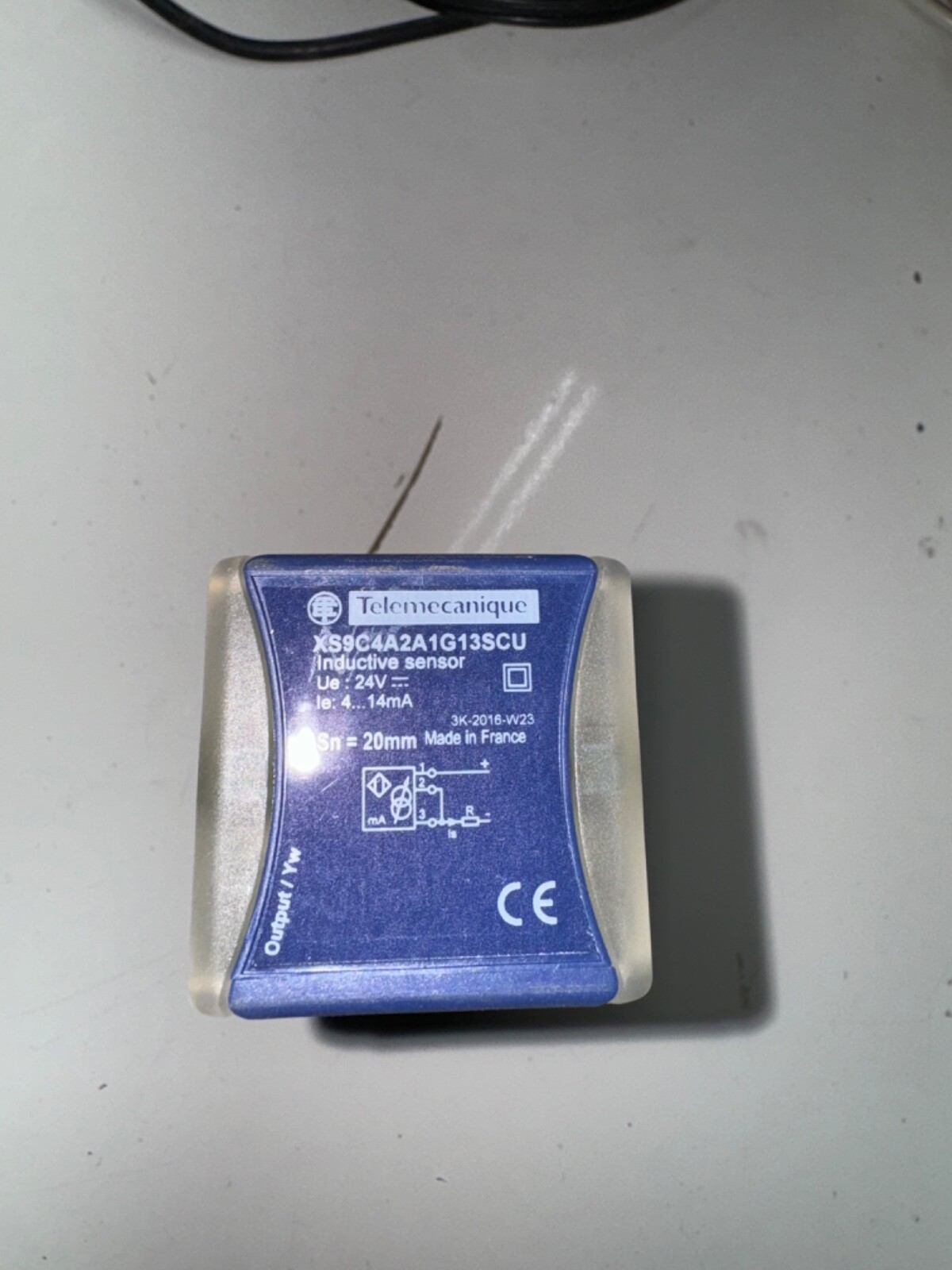 Telemecanique Inductive Sensor XS9C4A2A1G13SCU New No Packaging