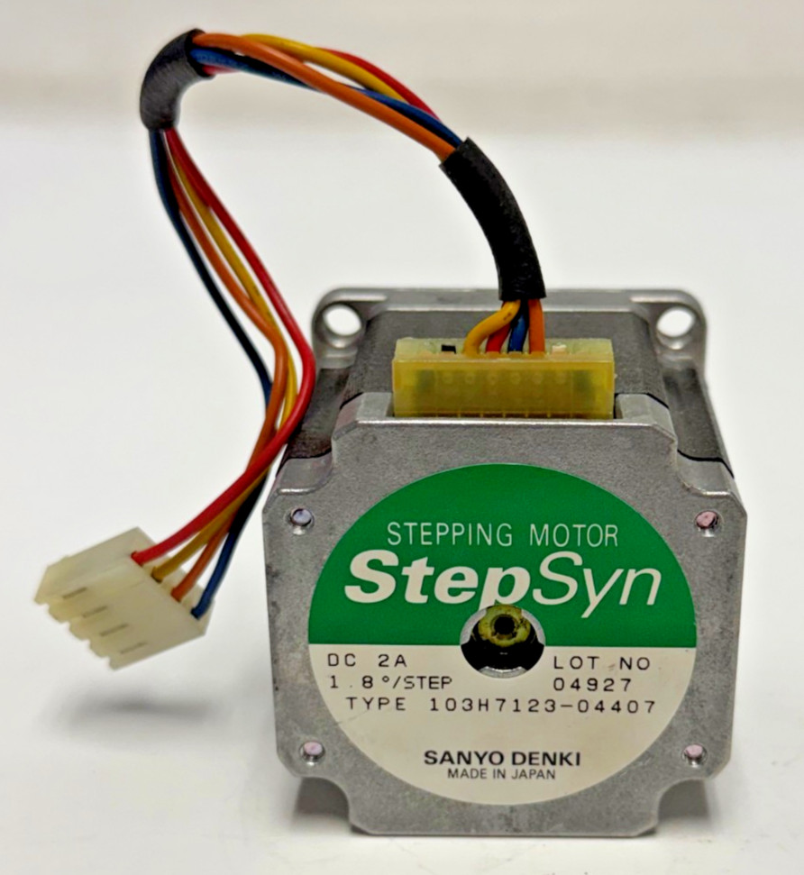 SANYO DENKI STEPPING MOTOR STEPSYN, 103H7123-04407, DC 2A 1.8°