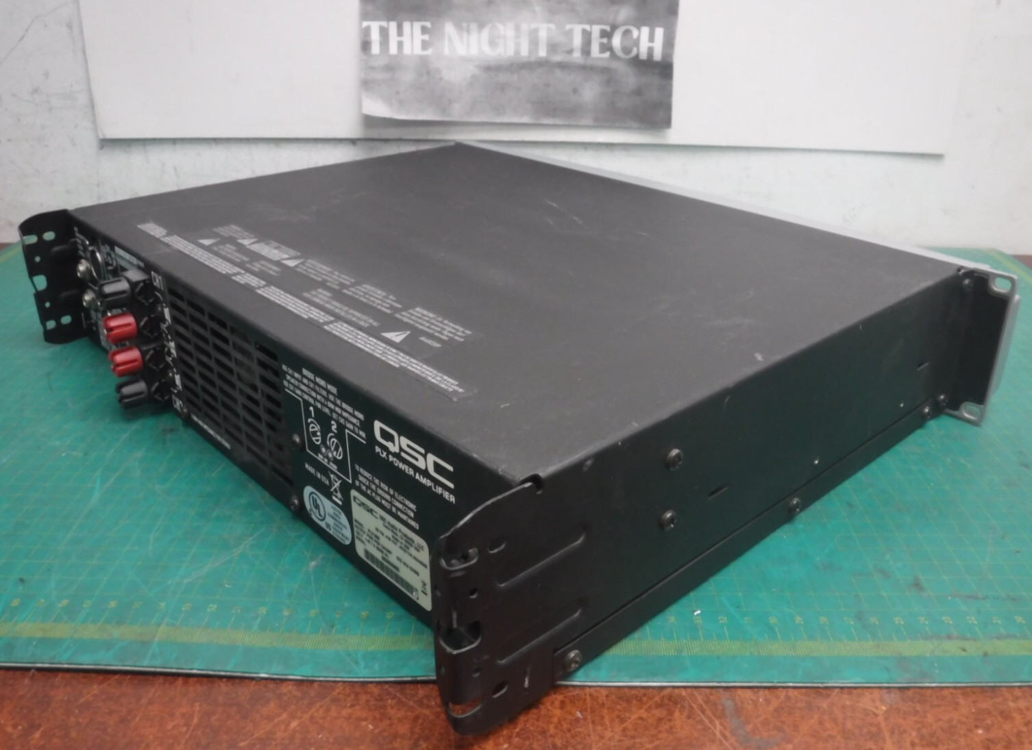 QSC PLX1802 PROFESSIONAL 1800 WATT POWER AMPLIFIER