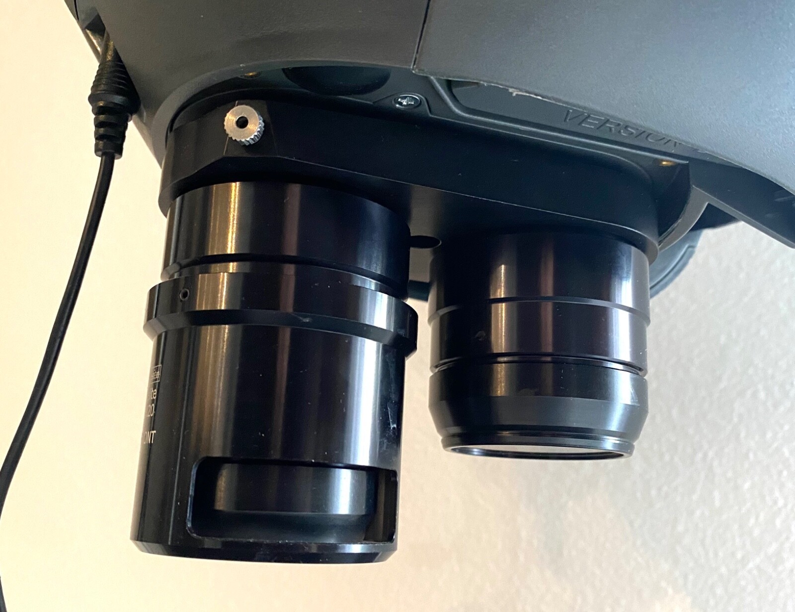 Vision Engineering Mantis Elite-Cam HD Microscope w/ 10X & 20X Lenses & Stand