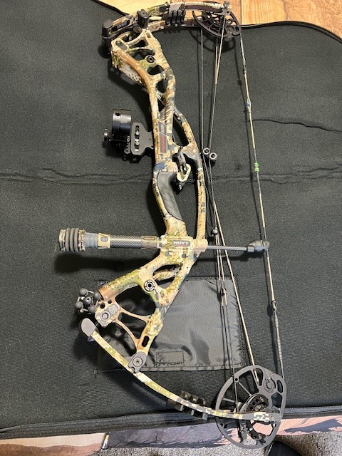HOYT CARBON RX-4 ULTRA ZTR HL RH70 29 SUBALPINE COMPOUND BOW