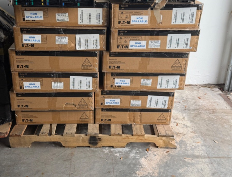 NEW  Eaton 5P 1U Rackmount 208V/240V 1550 VA/1100W Uninterruptible Power Supply