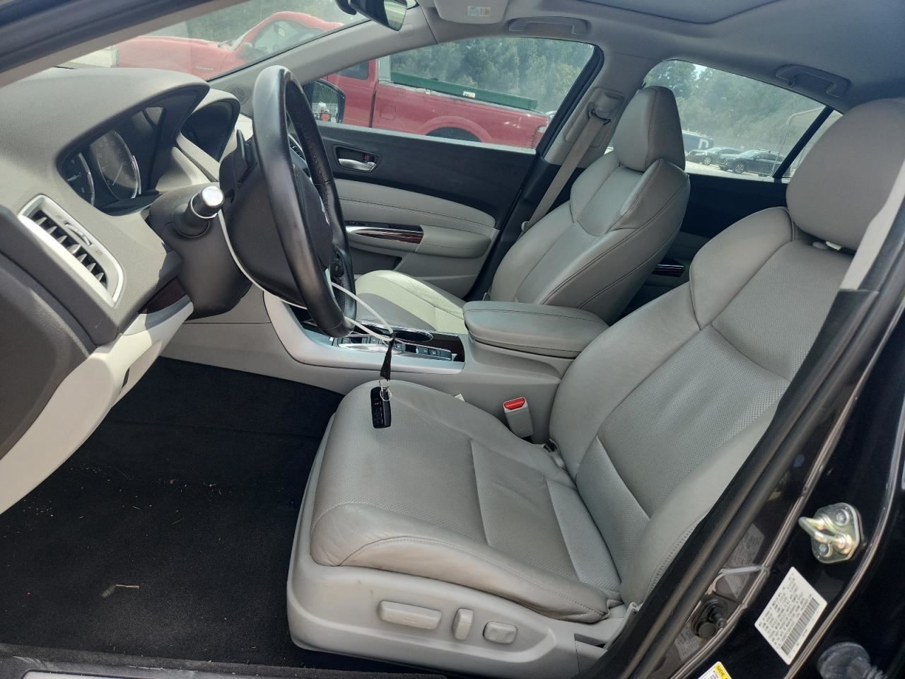 TLX 2016 Glove Box 4790332