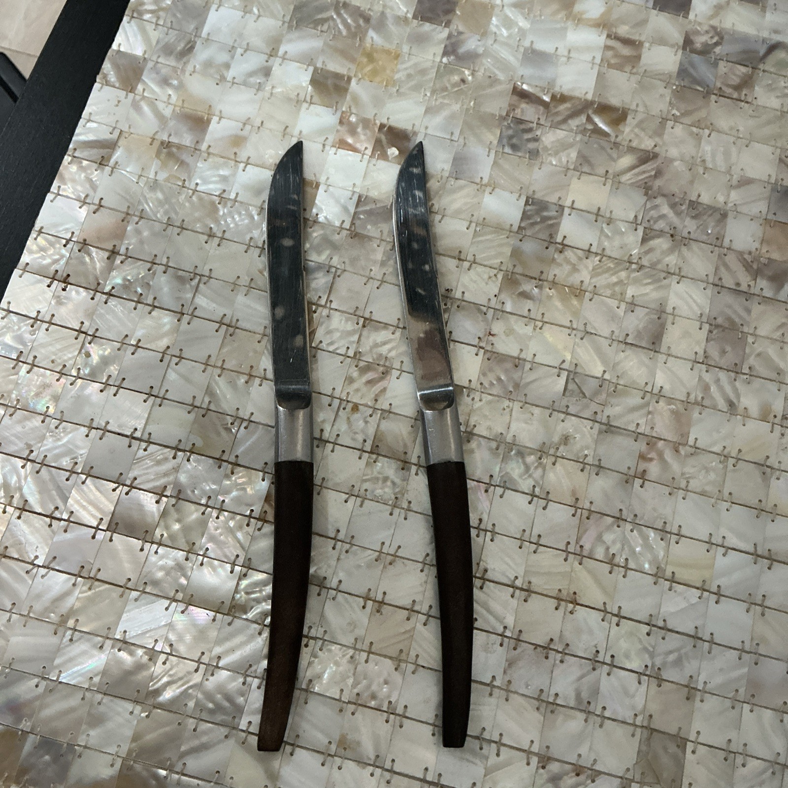 2 Vintage Ekco Eterna Epic Canoe Muffin Long Stainless Steel Steak Knives
