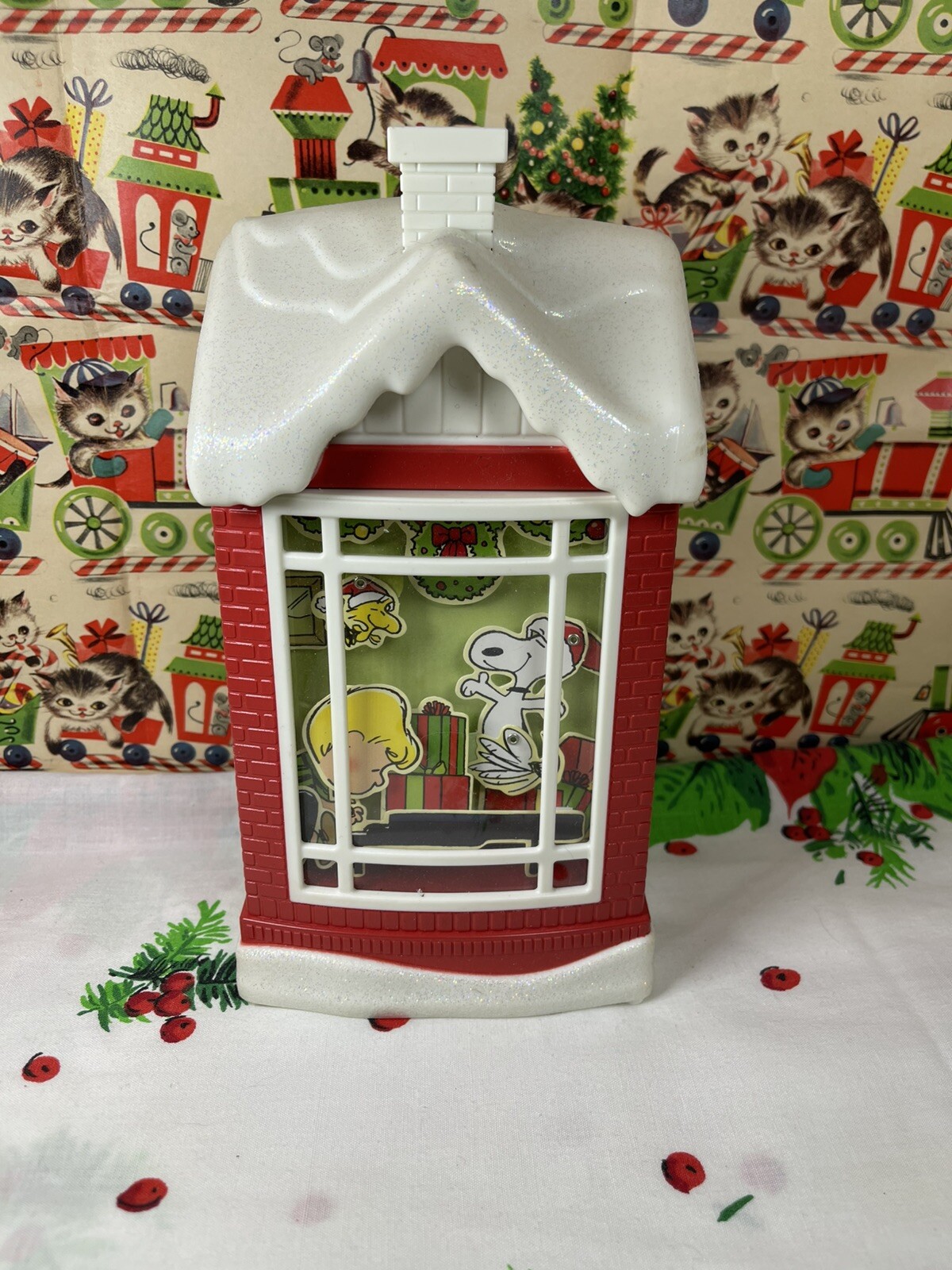 Peanuts Christmas Hallmark dance party sound and motion Snoopy Woodstock 2013
