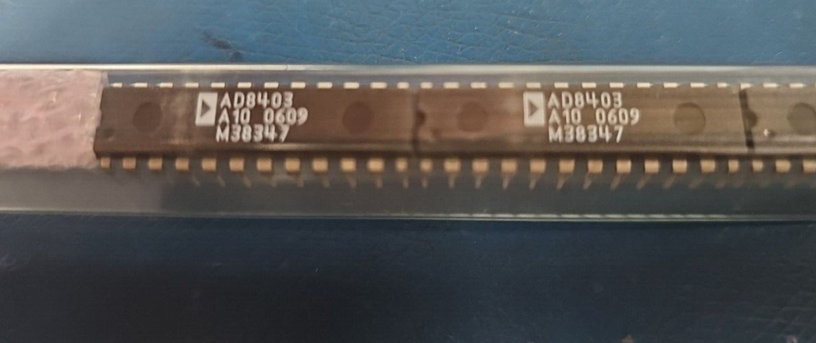 QTY: 10 Digital Potentiometer ICs IC DGTL POT 10KOHM 256TAP 24DIP  *OBS*