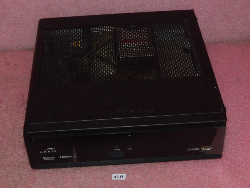 Lot of 5 Motorola And Arris Set Top Boxes_Model DCX3200_HD-DTA100u.