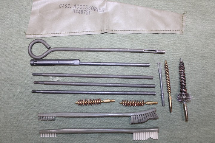 US Military Issue Rifle and Pistol Gun Cleaning Kit A2 Buttstock Pouch .223 5.56