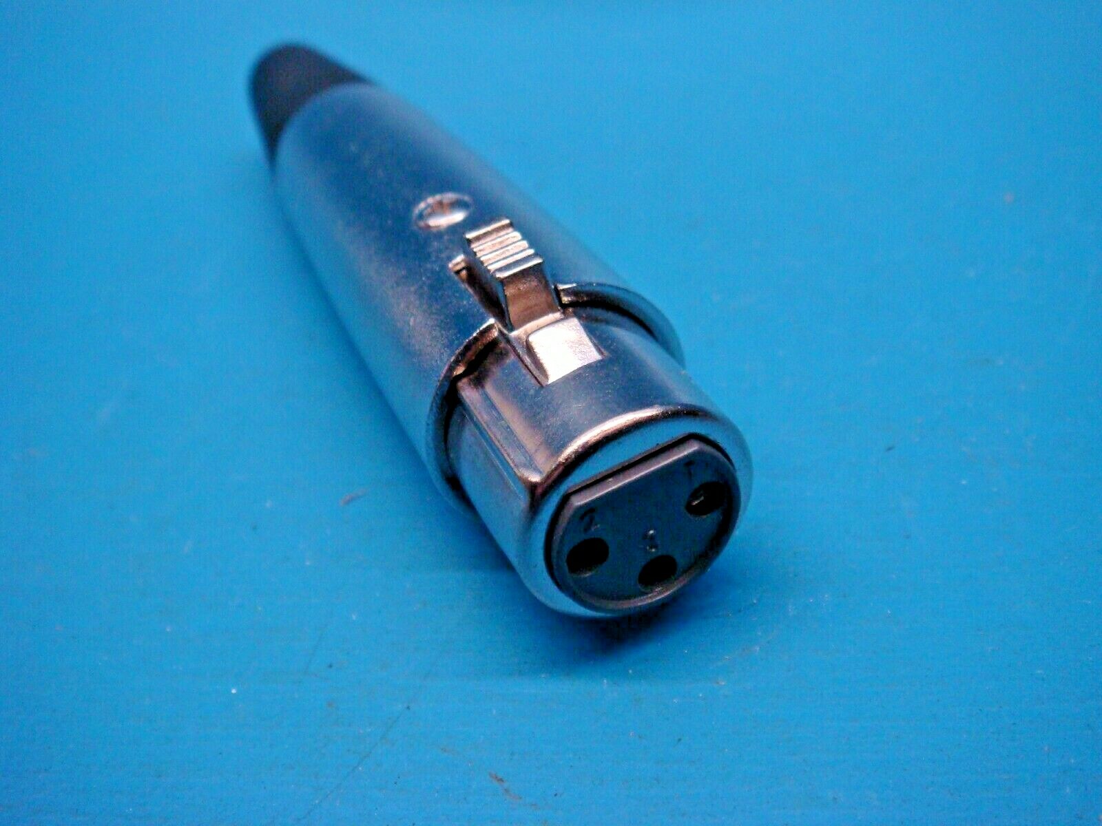 (1) XLR 3-PIN FEMALE CABLE MOUNT PLUG AUDIO CONNECTOR