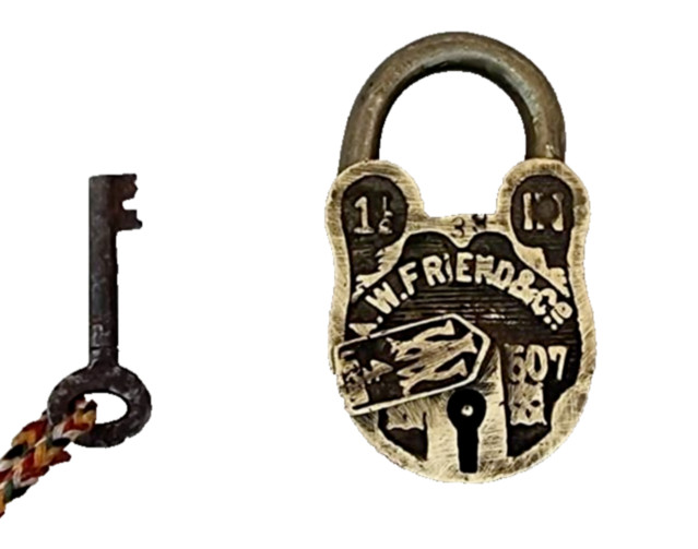 Vintage Old Antique Unique Fine Hand Made Words Embossed Brass Lock & Key G2-507
