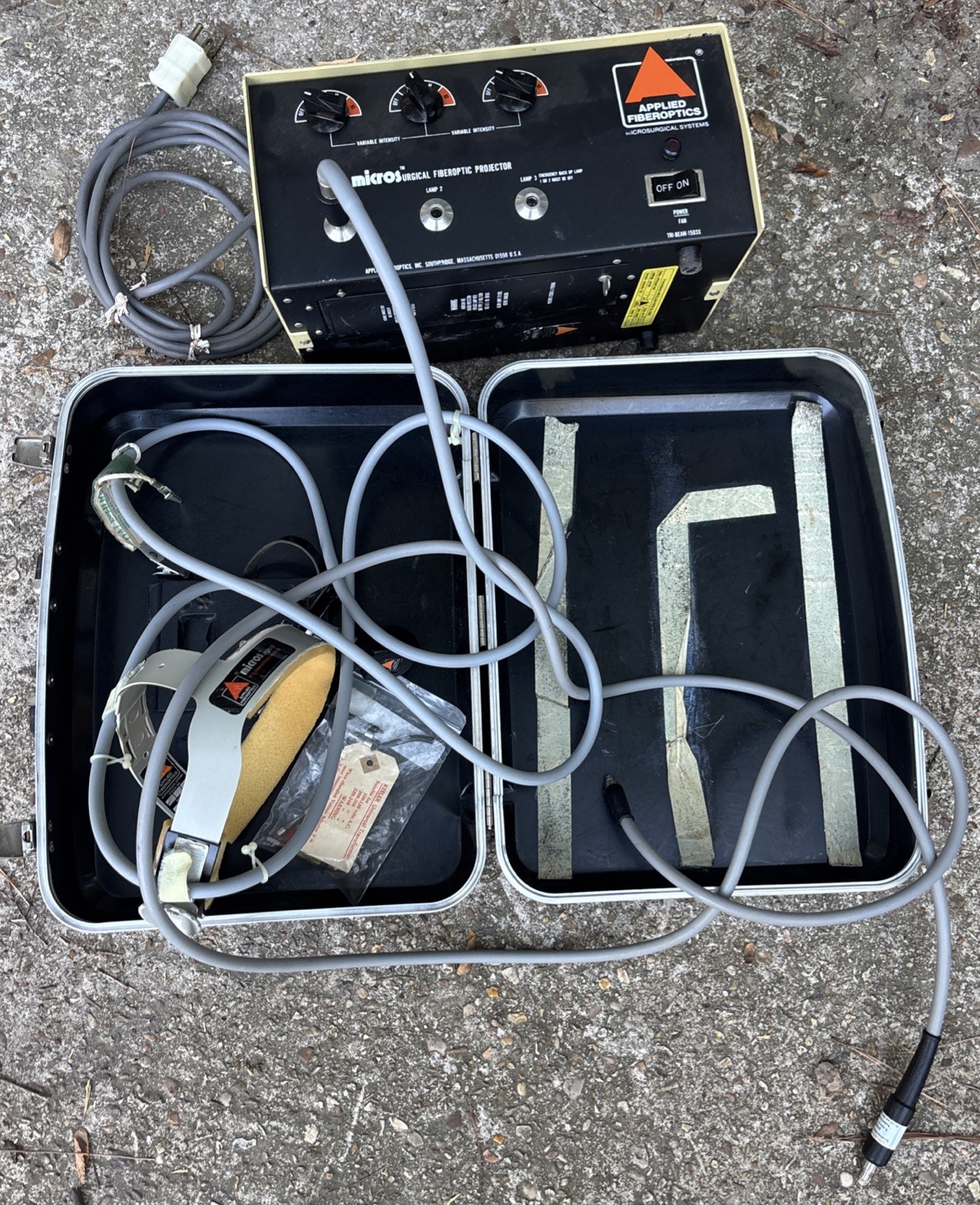 applied fiberoptic microsurgical systems tribeam 1503x &coaxial rotary headlight