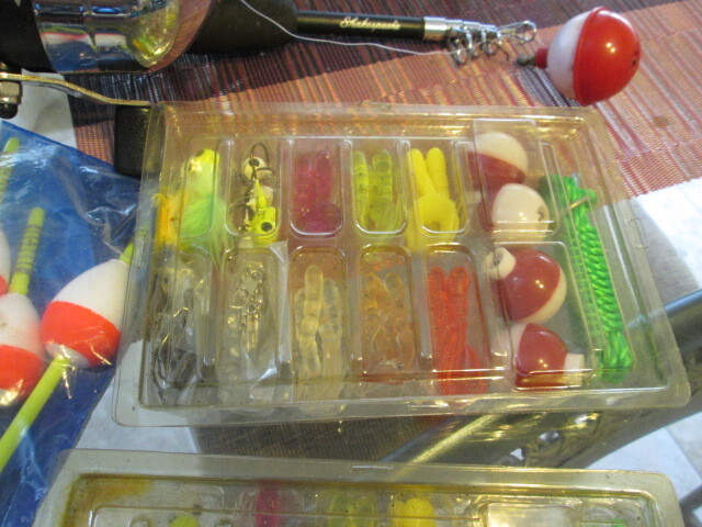 Worms Bobbins Lures