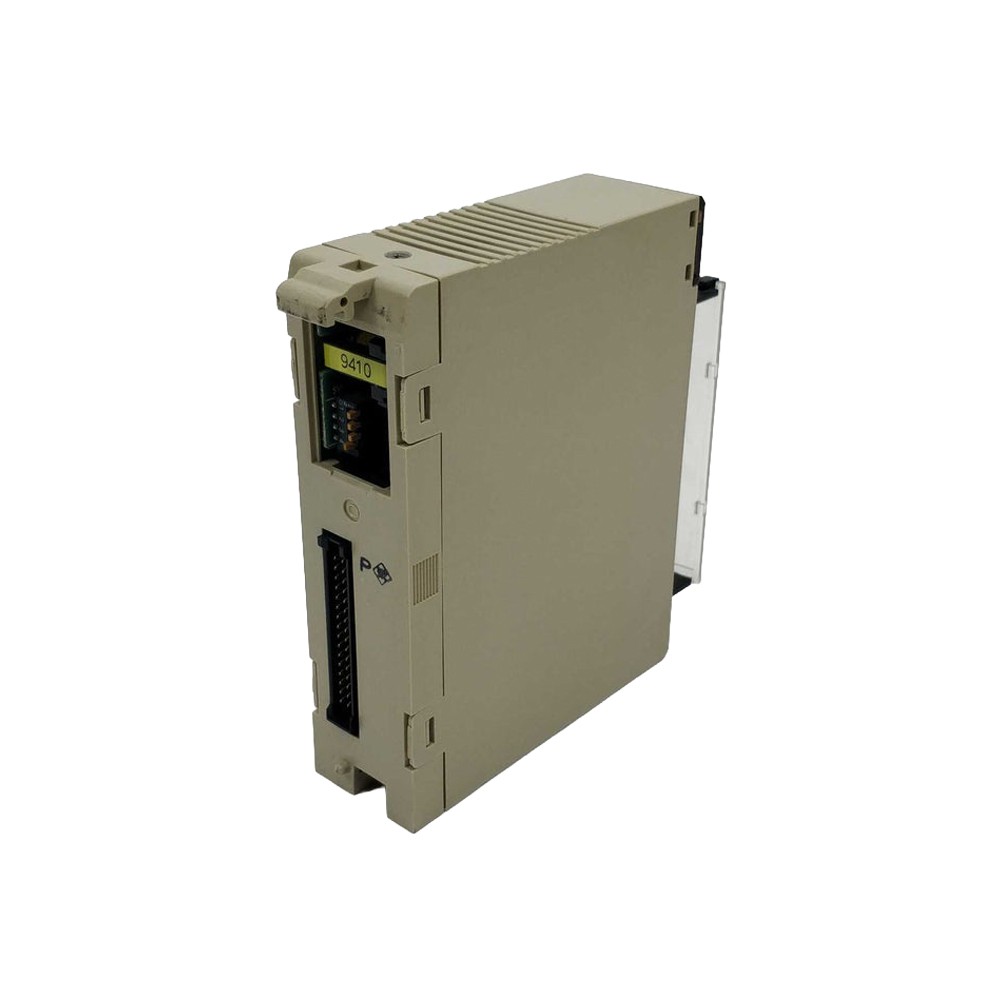 New In Box OMRON C200H-AD001 PLC Module