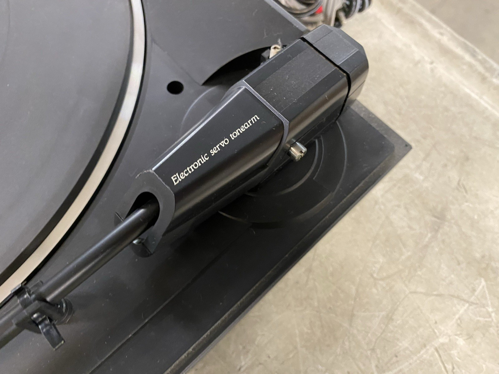 Denon DP-7F Quartz Full Automatic Direct Drive Turntable - SHOWN WORKING