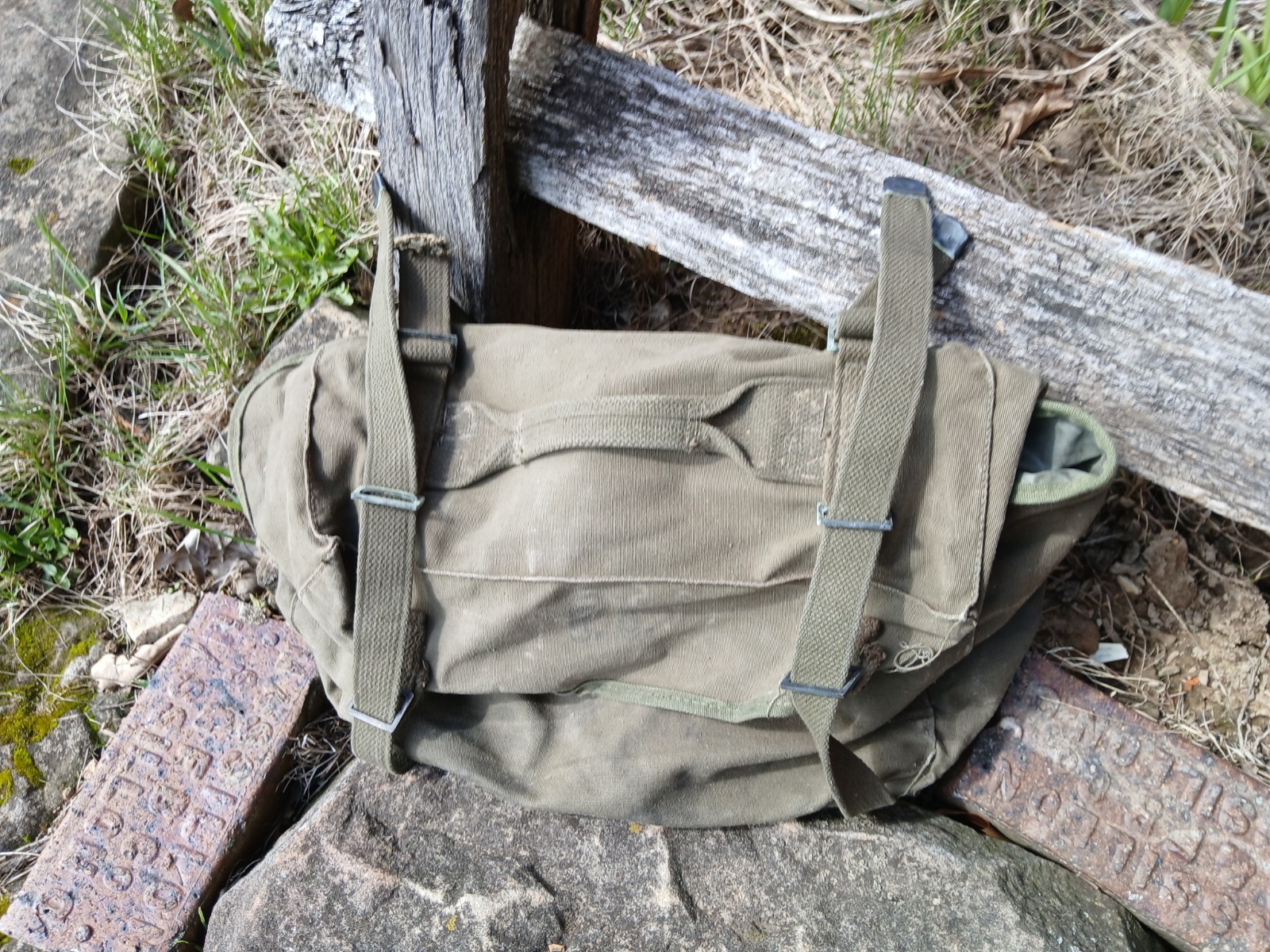 Vintage US Army Combat Field Pack Rucksack Military Green Canvas