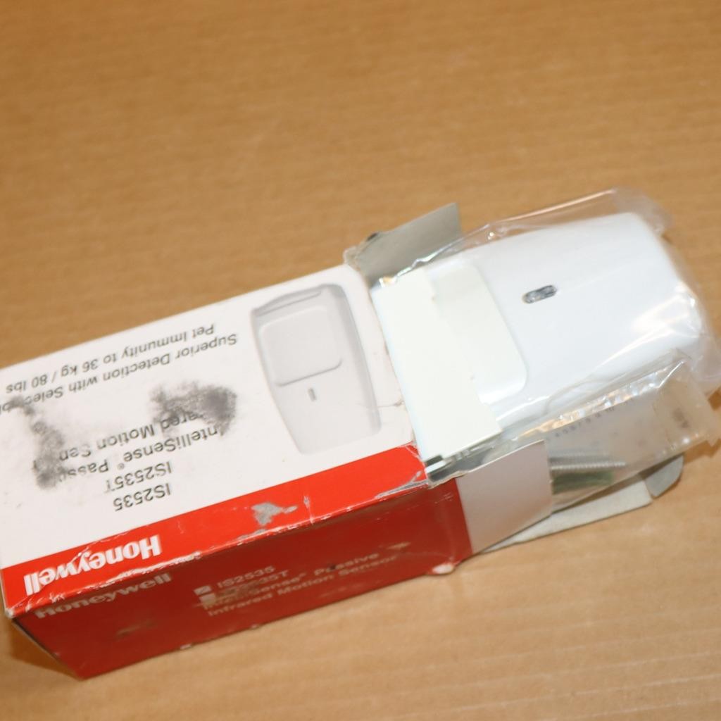 Honeywell IS2535 IntelliSense Passive Infrared Motion Sensor