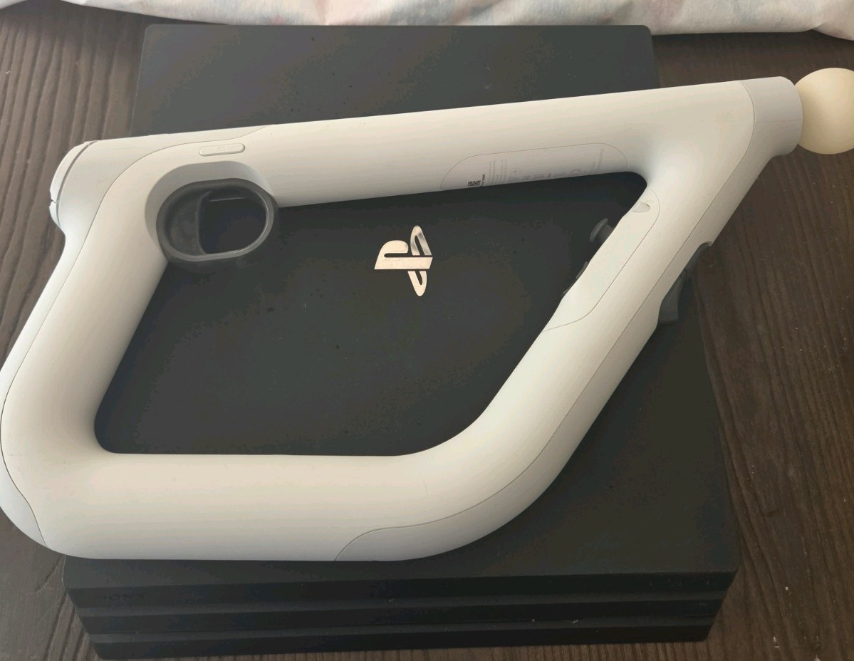Sony PlayStation VR1 Headset, Camera, Move Controllers & Aim Controller & Games