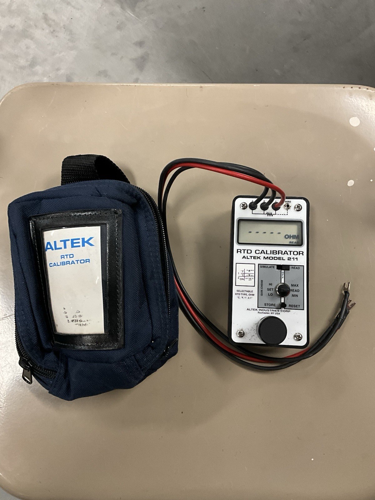 ALTEK RTD CALIBRATOR MODEL 211 WITH CASE POWERS ON