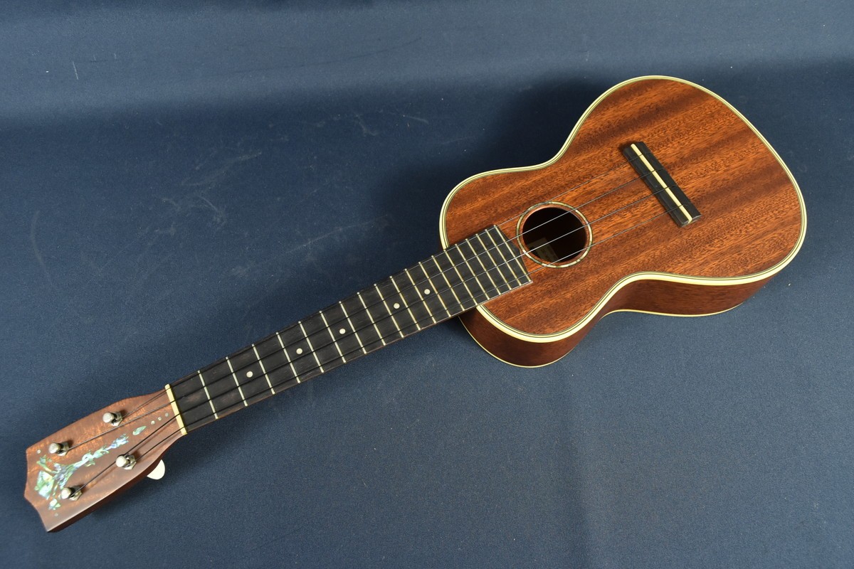 Loco Concert Ukulele DUK-3C 09-0059 from Japan with Hard Case