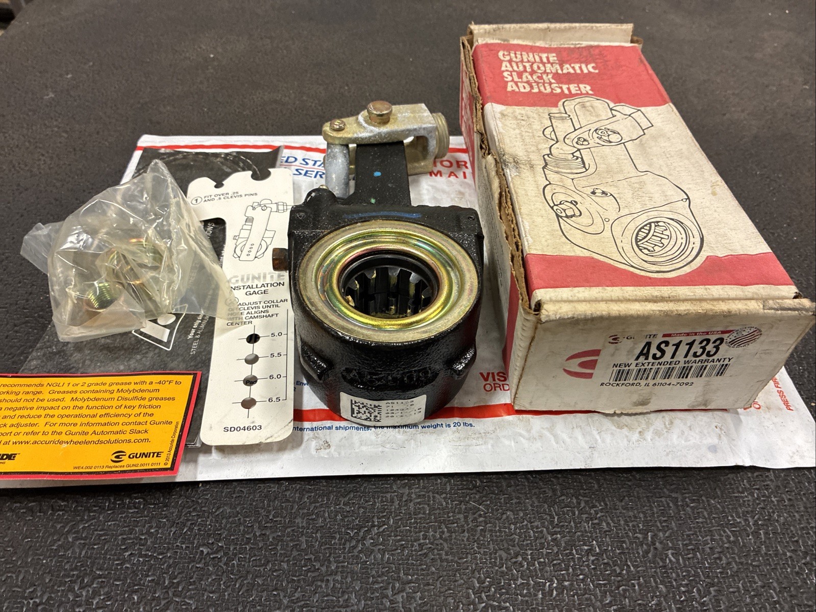 OEM Gunite AS1133 Automatic Brake slack adjuster 6" x 1.5, 10 spline wth clevis