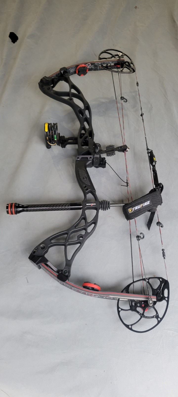 Bowtech Destroyer 340. 50-60 Lb Draw