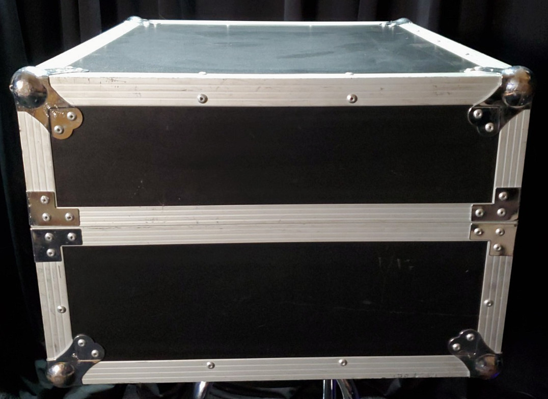 Road Ready 10U Slant Top 2U Vertical Mixer Rack Case