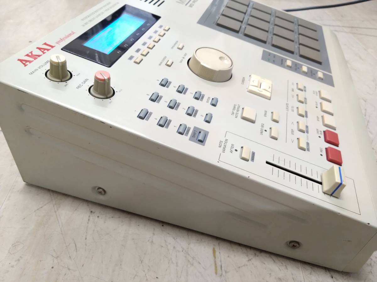 AKAI professional MPC2000 MIDI Production Center Drum Machine Sampling Sampler