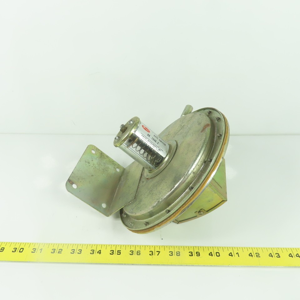 Dwyer 1640-2 Differential Pressure Null Switch