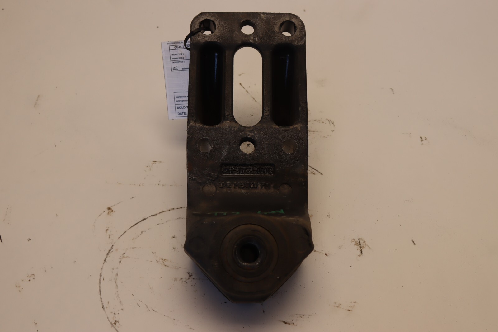 2018-23 FREIGHTLINER CASCADIA 126 FRONT SPRING SHACKLE BRACKET HANGER MOUNT OEM