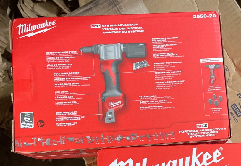 Milwaukee 2550-22 M12 Rivet Tool Kit