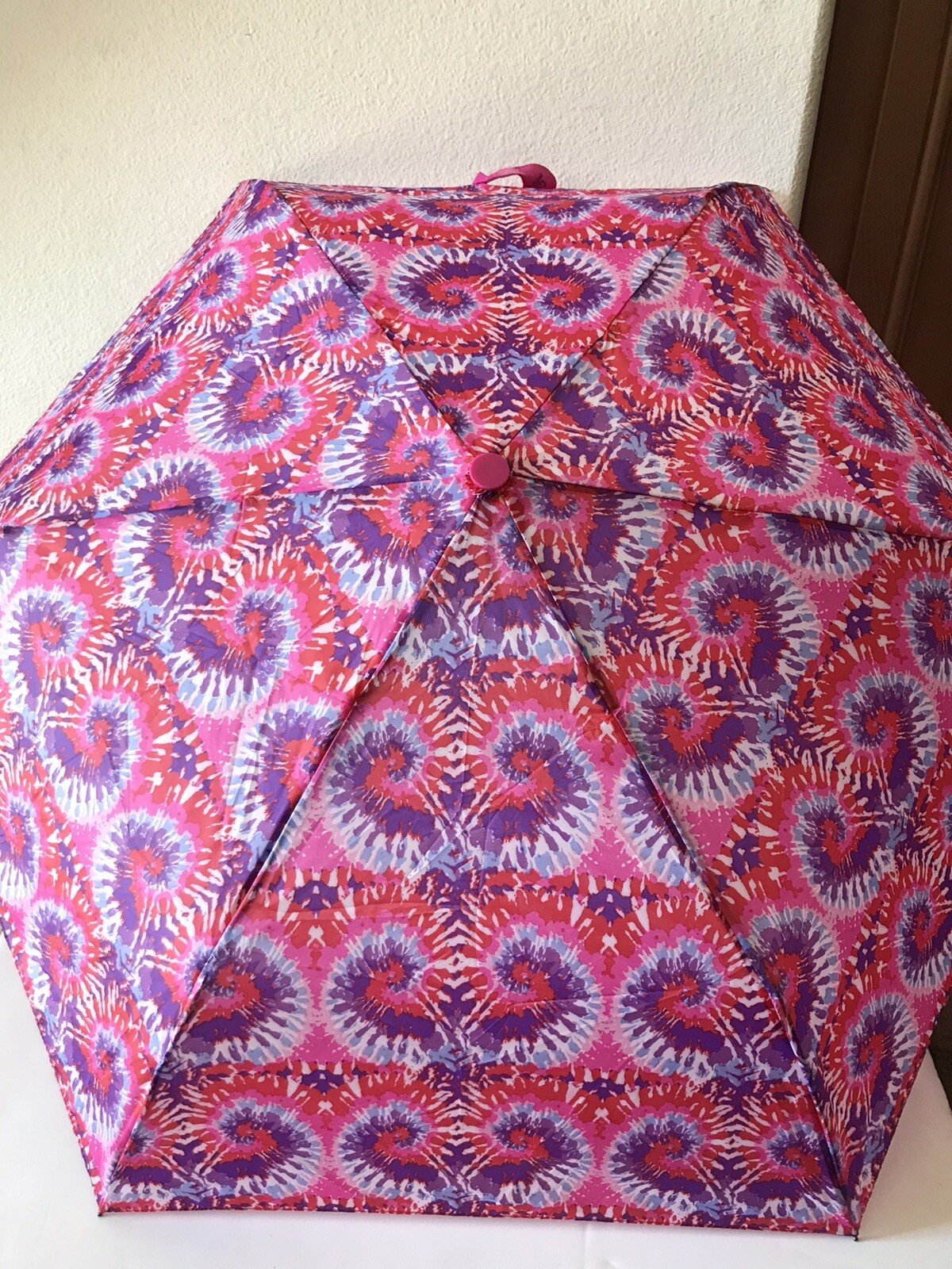 BETSEY JOHNSON MULTICOLORED TIE DYE COMPACT  AUTO OPEN UMBRELLA NWT