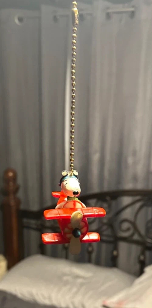 Vintage Peanuts Snoopy Fan Light Lamp Ceiling Pull Bi-Plane Flying Ace 4" Chain