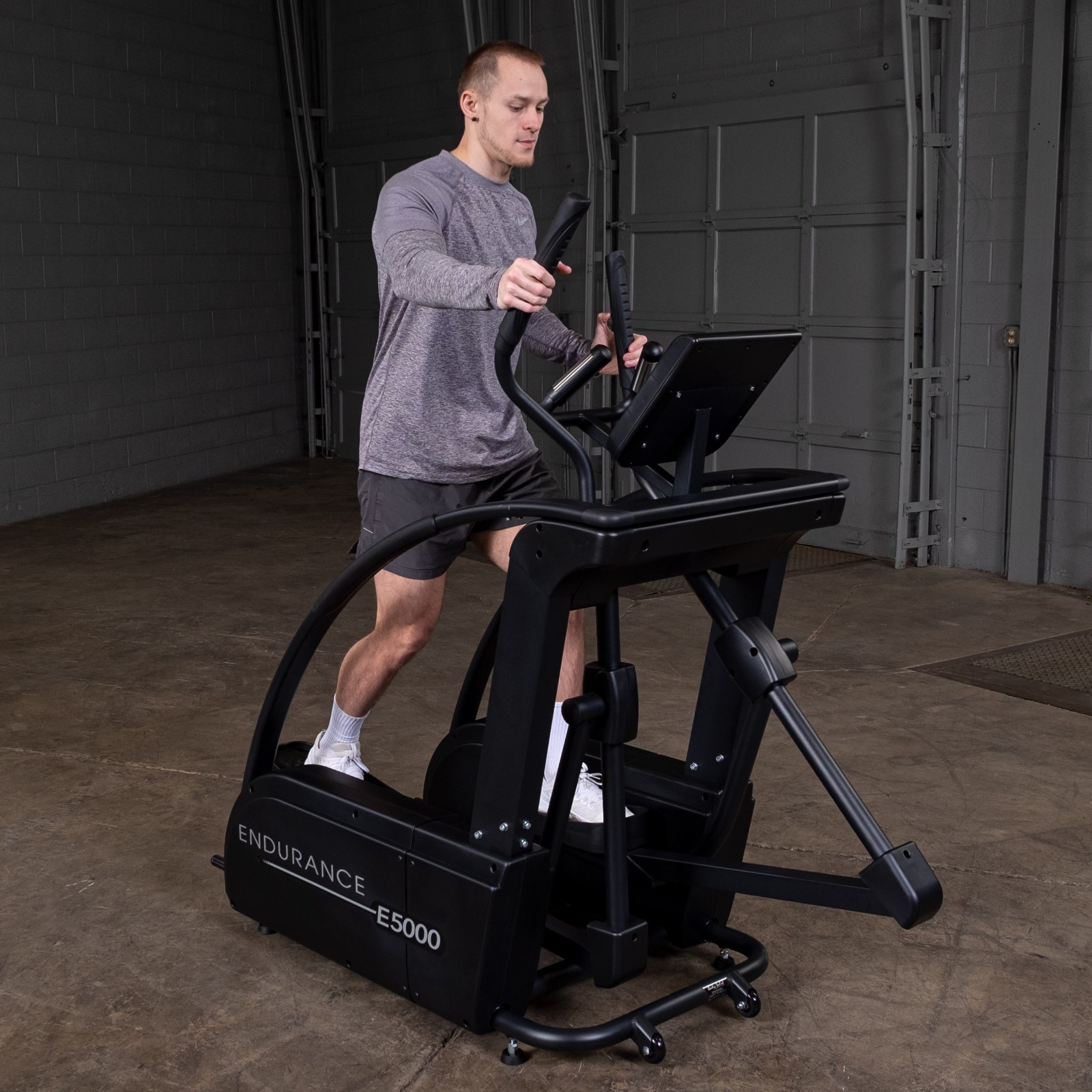 Body-Solid Endurance E5000 Premium Center Drive Elliptical - New